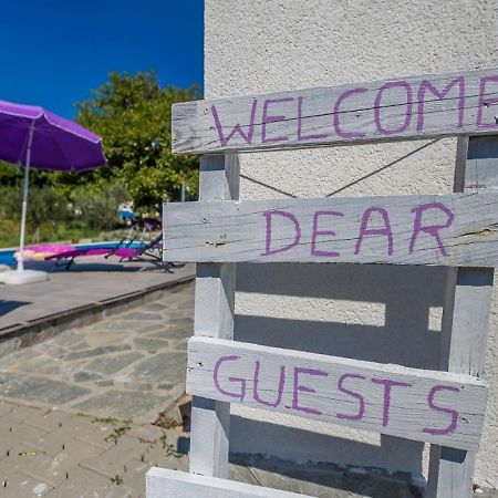 Studio Apartman U Kuci S Bazenom Baška Exteriör bild